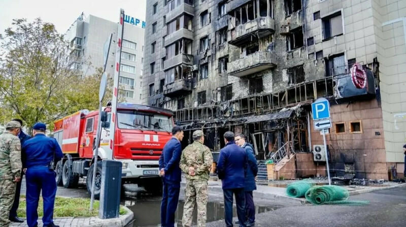 Восемь квартир повреждены из-за пожара в Астане