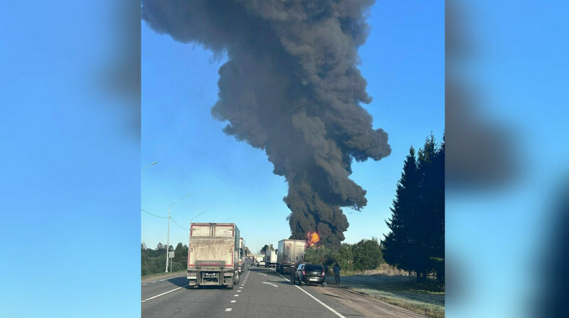 18 вагонов с бензином сошли с рельсов в Смоленской области