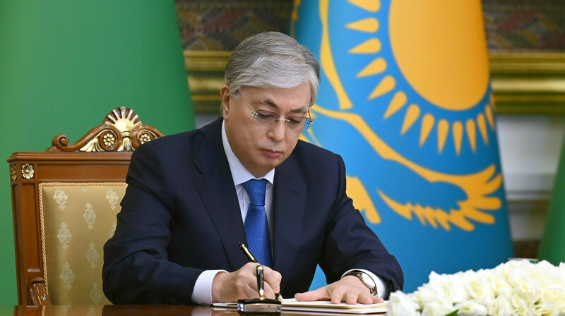 Токаев снял министра просвещения и назначил министра искусственного интеллекта