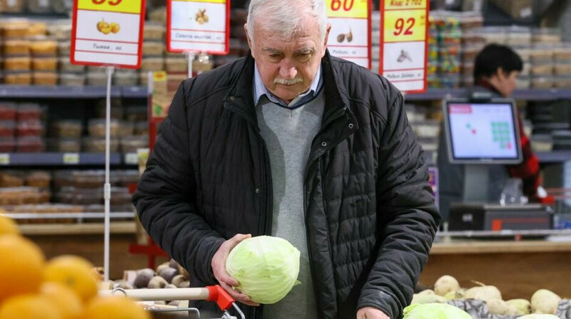 В России хотят ввести продуктовые карточки для малоимущих