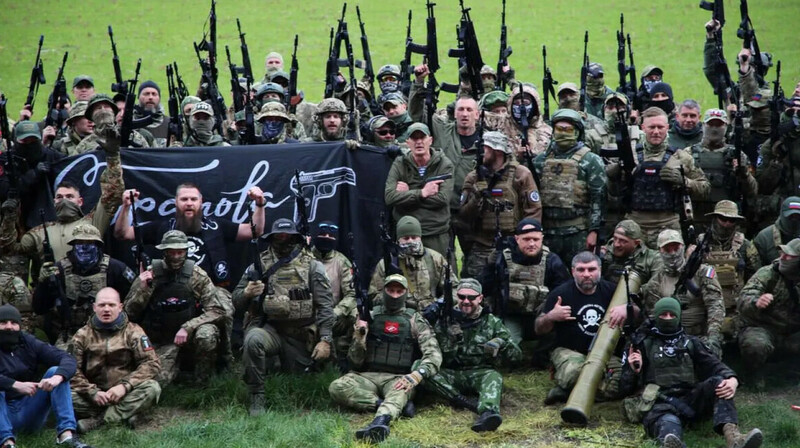 Российская ЧВК из фанатов и националистов, воевавшая в Украине, объявила о роспуске