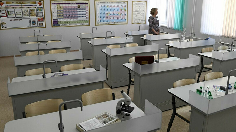 В Казахстане почти 600 тысяч человек работают в сфере образования
