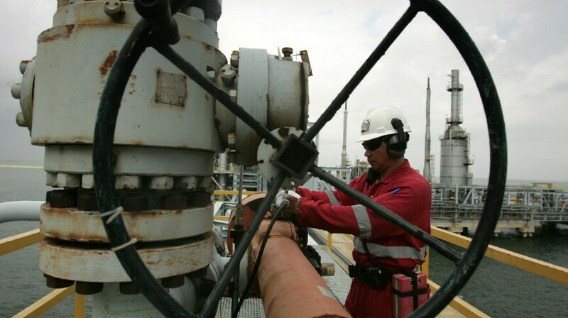 США заблокировали активы крупнейших нефтяных компаний России