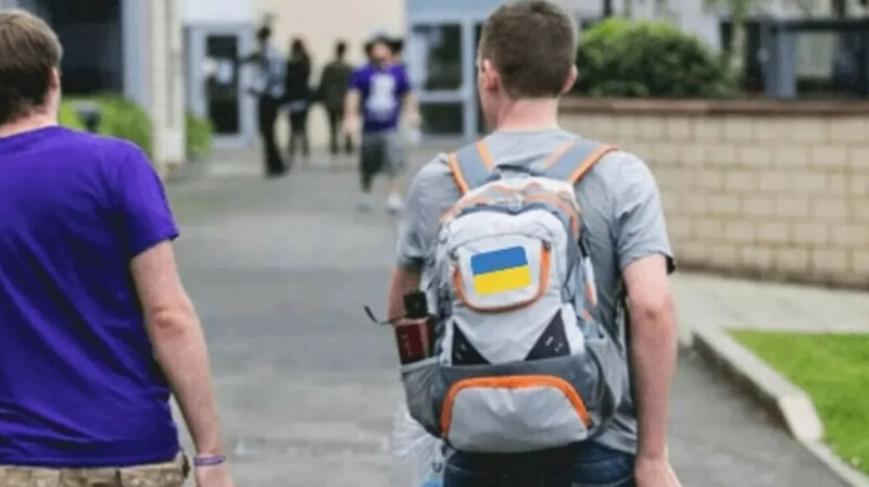 99 тысяч за два месяца: молодые украинцы массово покидают страну