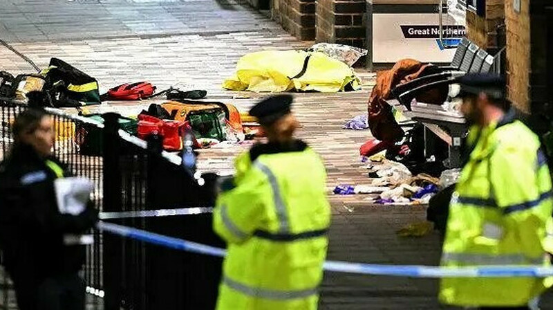 Нападение с ножом в поезде: девять пострадавших в критическом состоянии