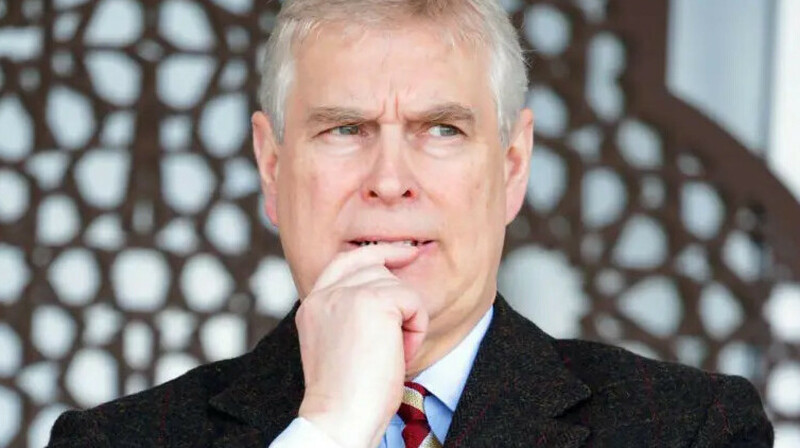 Карл III лишит брата Эндрю последнего воинского звания