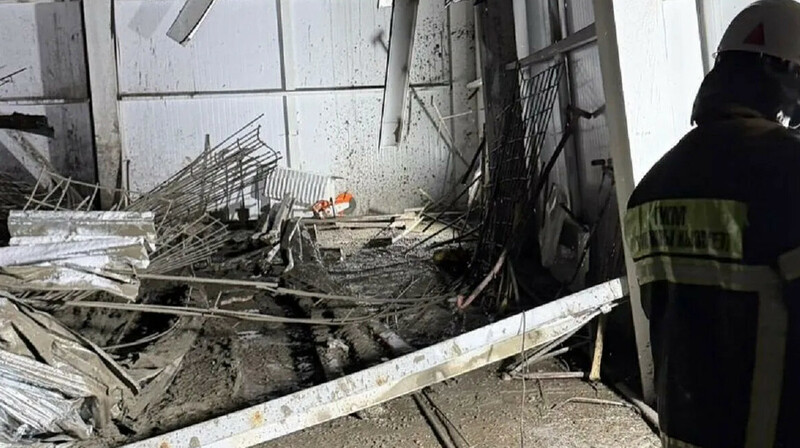 В Павлодаре под завалами школы нашли тело мужчины