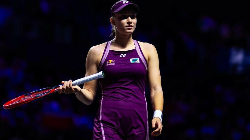 Токаев наградил Рыбакину орденом "Барыс"