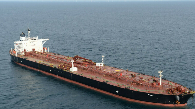 На танкерах скопился миллиард баррелей нефти из-за санкций против России, Ирана и Венесуэлы