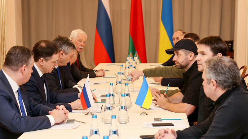 Украина прекратила мирные переговоры с Россией