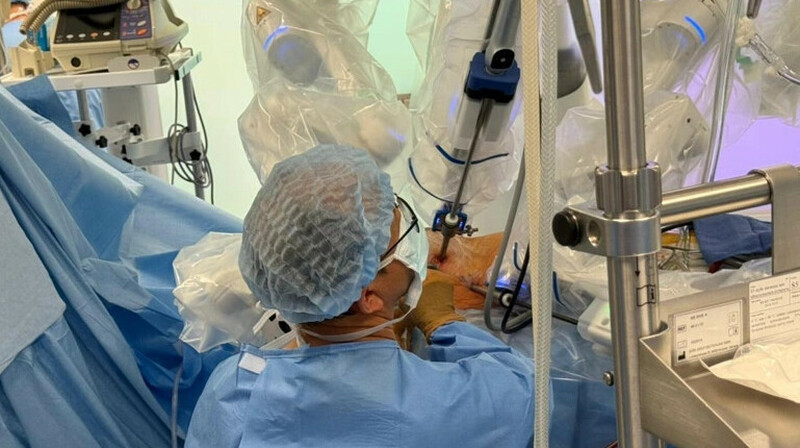 В Казахстане впервые провели роботизированную операцию на сердце