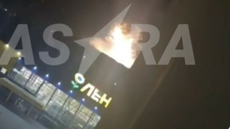 В Новороссийске после атаки дронов повреждена нефтебаза и жилые дома