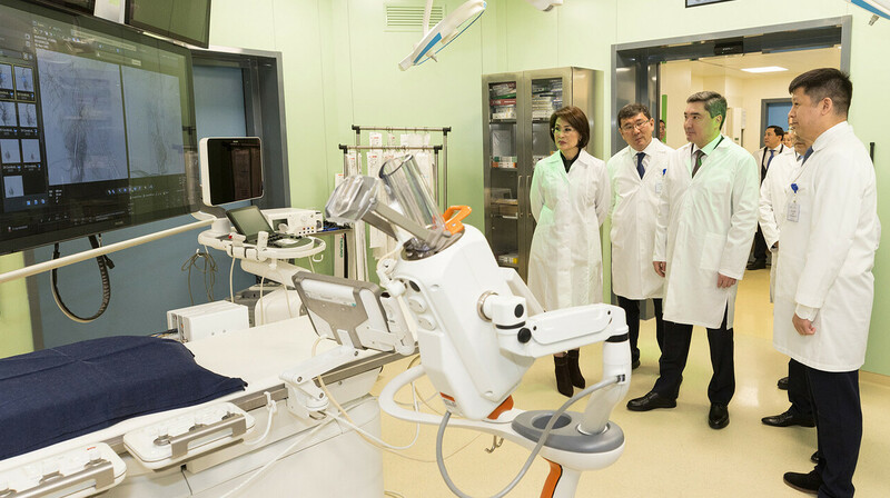 Высокие технологии против рака: премьер оценил работу онкоцентров