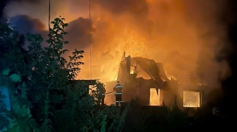 Дом вспыхнул в Туркестанской области: 12 погибших, большинство дети