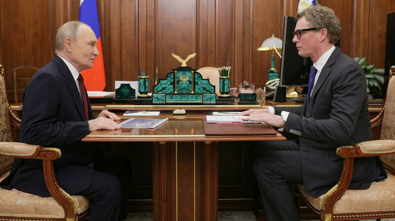 Путин узнал о провале нефтегазовых доходов: минус 2 трлн рублей