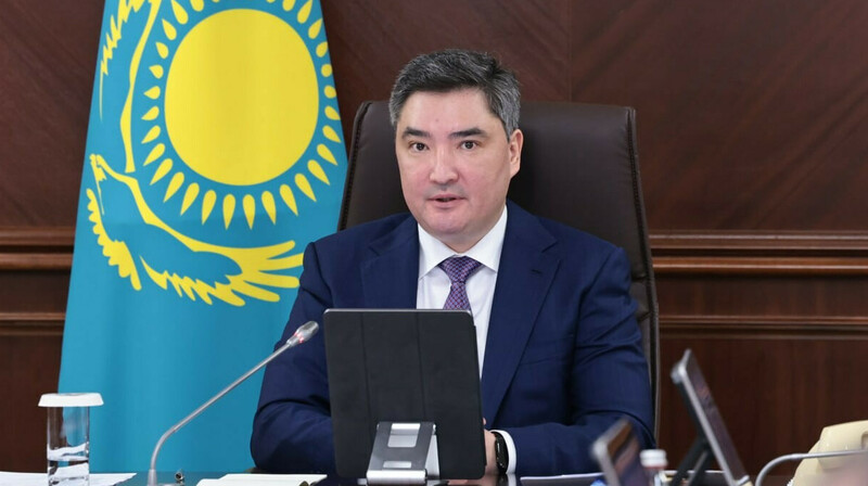 Бектенов поручил направить экологические платежи на переработку отходов