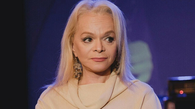 Зрители массово сдают билеты на концерты Ларисы Долиной