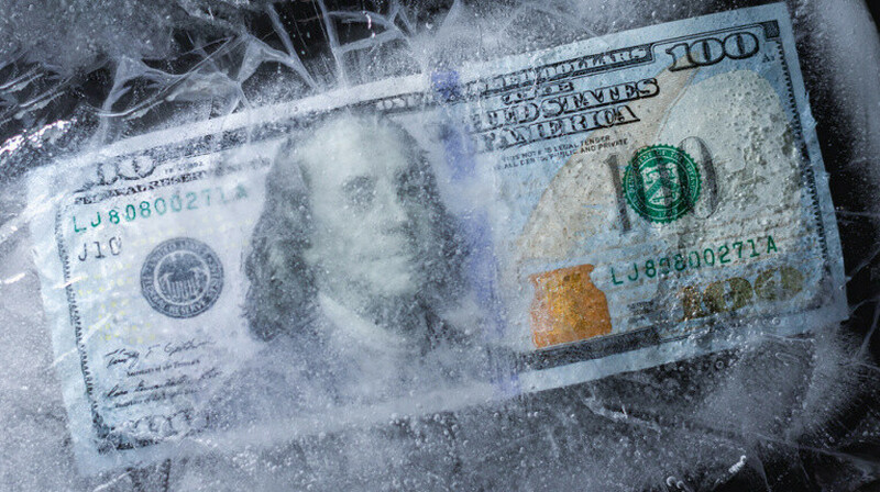 ЕС заморозил российские активы без ограничения по срокам