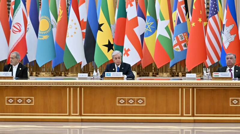 Токаев поддержал активизацию переговоров по Украине