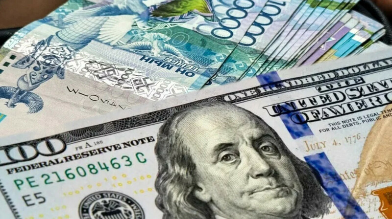 Доллар подешевел на 2,63 тенге за день