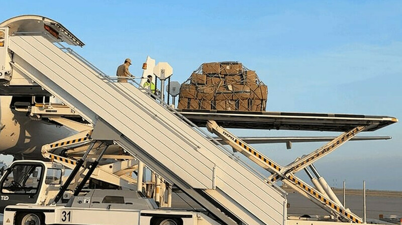 Казахстан перевез на 100 тонн грузов меньше: что стоит за падением авиаперевозок