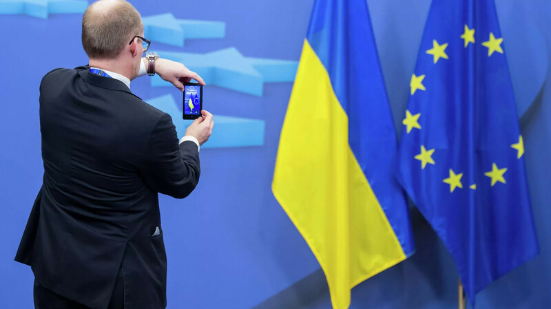 16 часов переговоров: ЕС одобрил рекордную финансовую помощь Украине