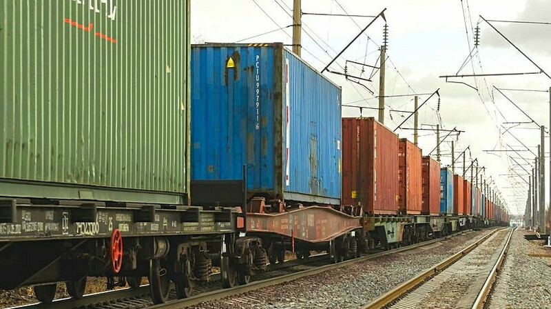 В Жамбылской области с рельсов сошли два вагона с имуществом Минобороны