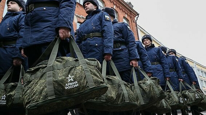 Разработчики реестра воинского учета массово уезжают за границу и отказываются служить в армии