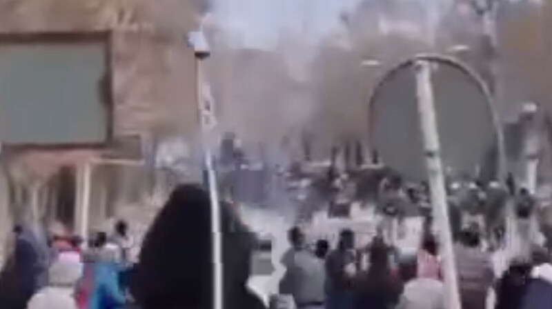 В Иране силовики открыли огонь из пулемётов по протестующим