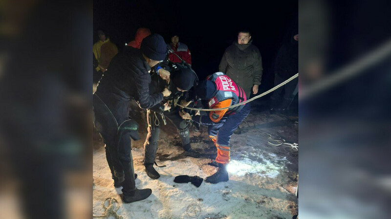 В Алматинской области четверо подростков провалились под лёд, один погиб