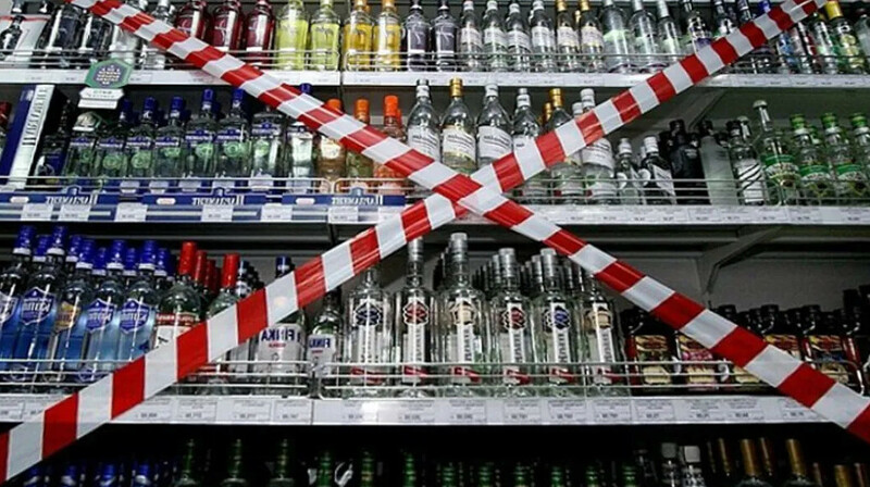 Депутаты предложили запретить продажу алкоголя в ресторанах после 22:00