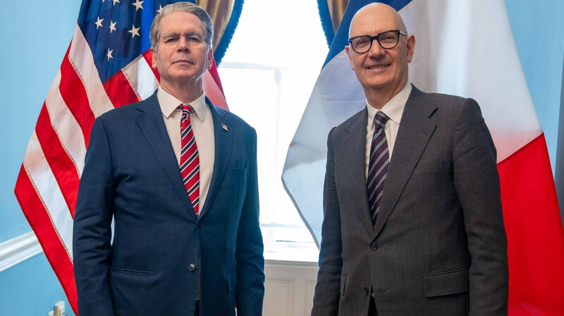 Франция пригрозила США санкциями из-за Гренландии