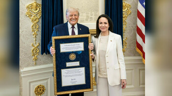 Лидер венесуэльской оппозиции подарила Трампу свою нобелевскую медаль