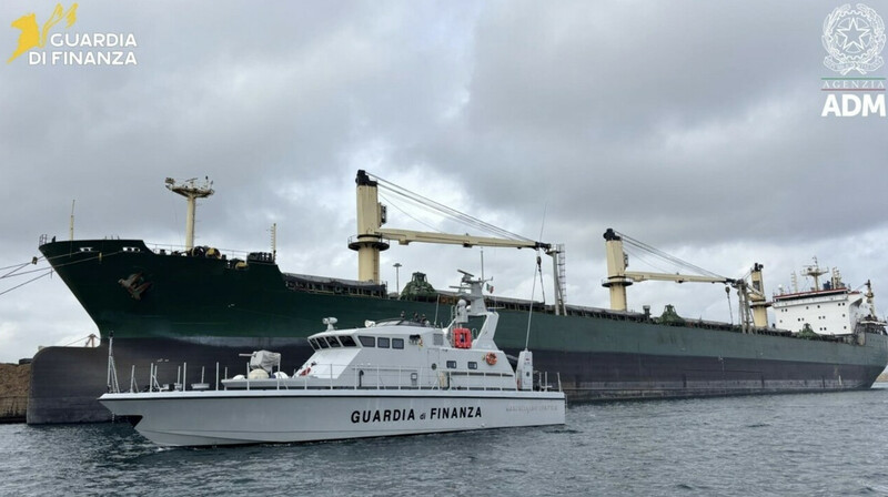 Италия арестовала судно с грузом из Новороссийска