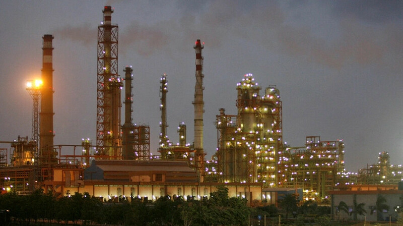 Крупнейший НПЗ Индии переходит с российской нефти на венесуэльскую