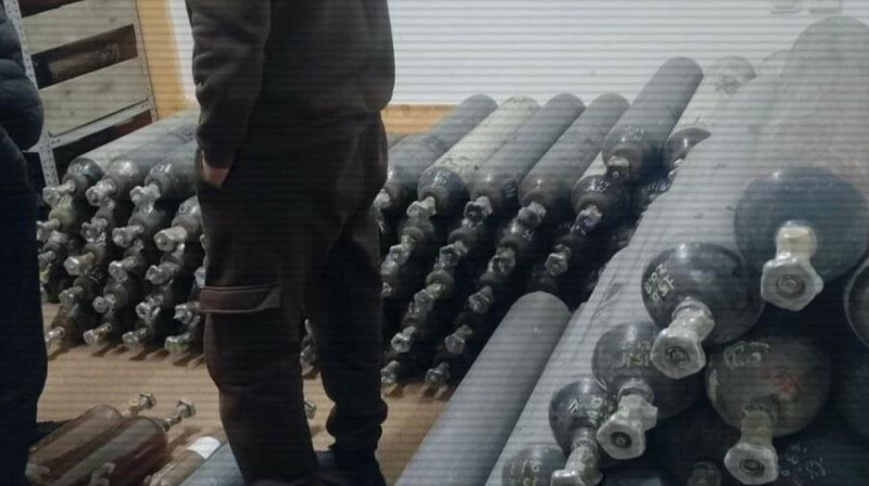 В Шымкенте изъяли 416 баллонов с закисью азота