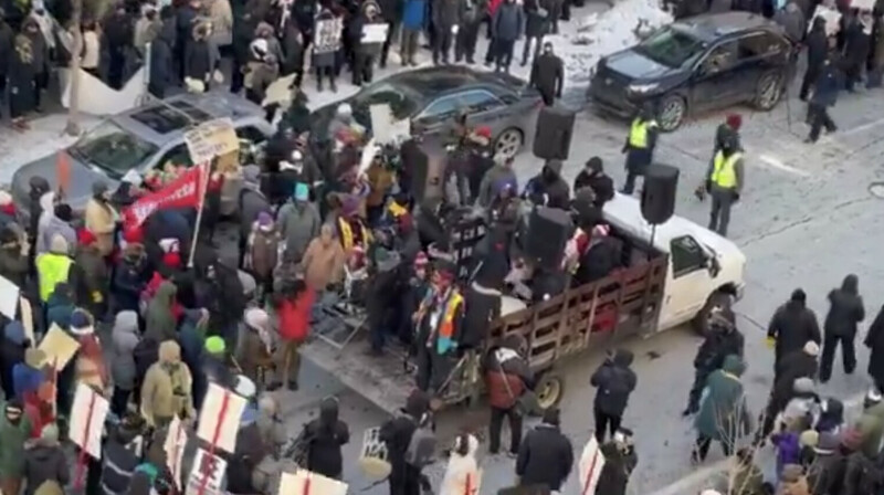 Протесты в десятках городов США: граждане требуют ограничить полномочия ICE