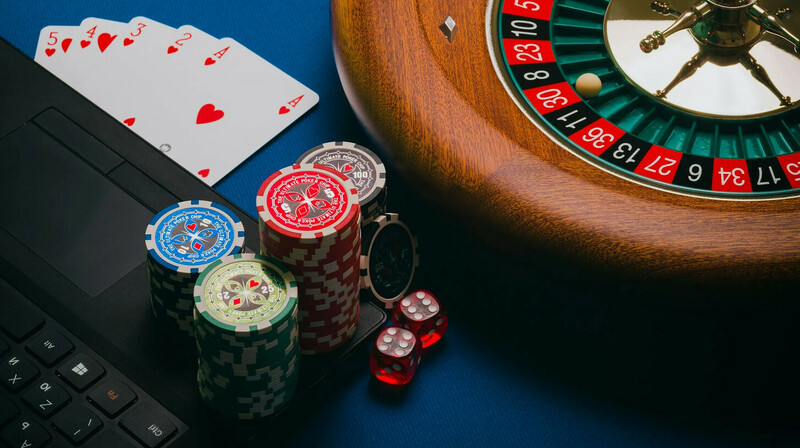 АФМ ищет двух подозреваемых, которые незаконно вели игорный бизнес в Казахстане