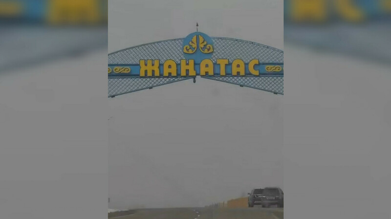 В Жанатасе из-за урагана объявлен режим ЧС