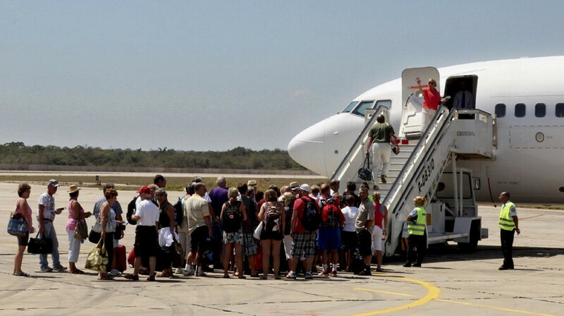 На Кубе закончилось авиатопливо: все аэропорты острова остались без керосина