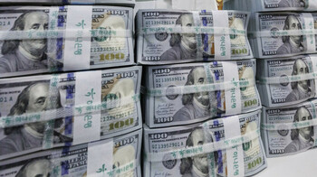 Bloomberg: Россия хочет вернуться к долларовым расчетам в рамках сделки с США