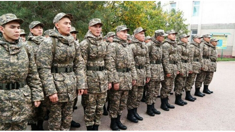Минобороны Казахстана предупредило о мошенниках, обещающих освобождение от армии