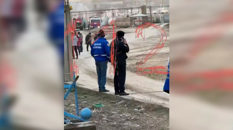 В Дагестане после взрыва на нефтебазе угроза детонации 50 цистерн с газом