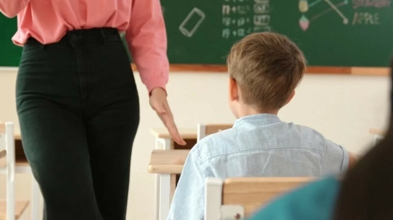 В Казахстане учителей освободят от обязательного ведения соцсетей