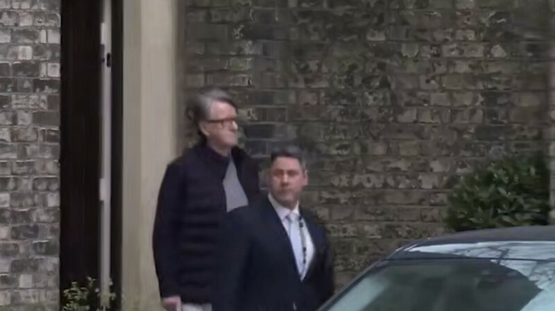 Экс-посол Великобритании в США арестован из-за связей с Эпштейном