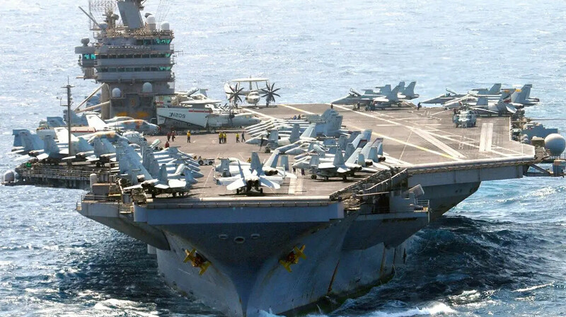 КСИР заявил об ударе четырьмя ракетами по американскому авианосцу "Авраам Линкольн"