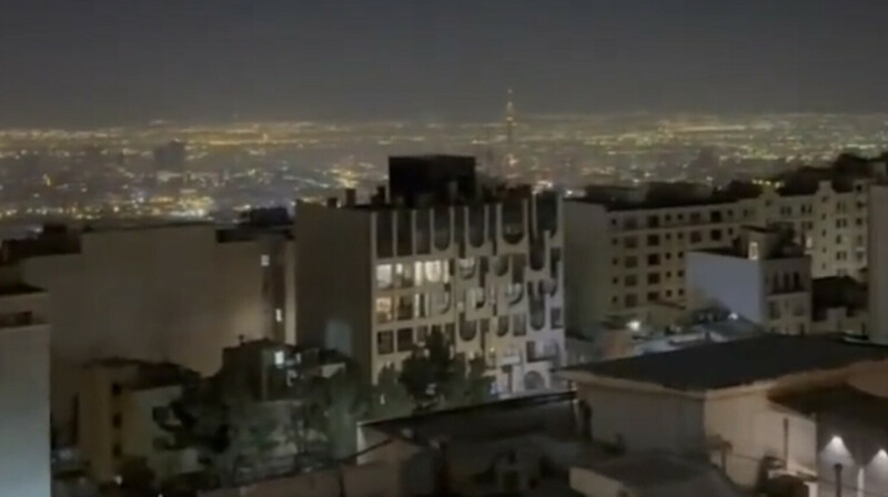 В Тегеране слышны возгласы ликования после сообщений о смерти Хаменеи