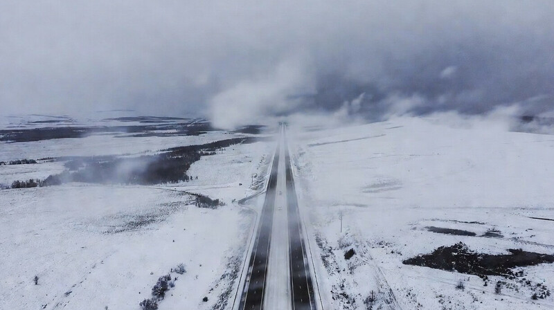 Снегопад парализовал движение на ключевых трассах Казахстана: дороги закрыты до 8 марта