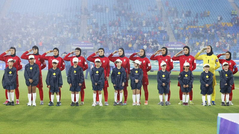 Трамп потребовал от Австралии дать убежище женской сборной Ирана по футболу