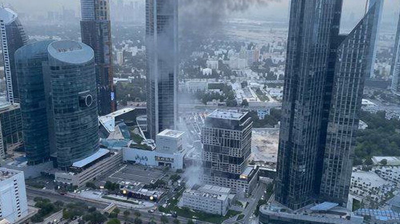 Иранский дрон ударил по финансовому центру Дубая